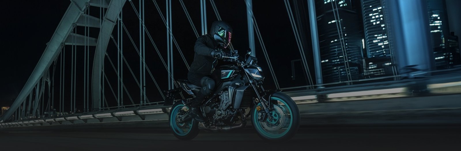 assets/images/motorcycles/headers/mt-09-2025.jpg